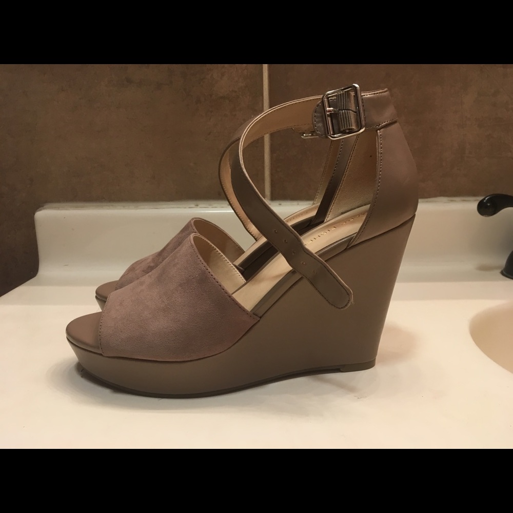 Marc Fisher nude/brown strappy wedge heel!